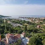 Jelavic Sutomiscica