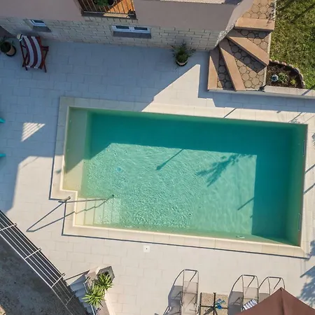 Jelavic Apartamento Sutomiscica