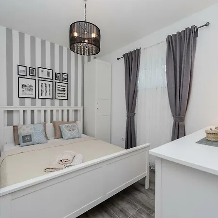 Jelavic * Sutomiscica