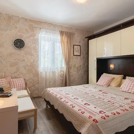 Jelavic Apartamento Sutomiscica